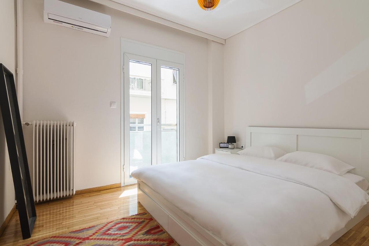 A Modern 2-Bedroom Apartment Near Areios Pagos Athens Luaran gambar