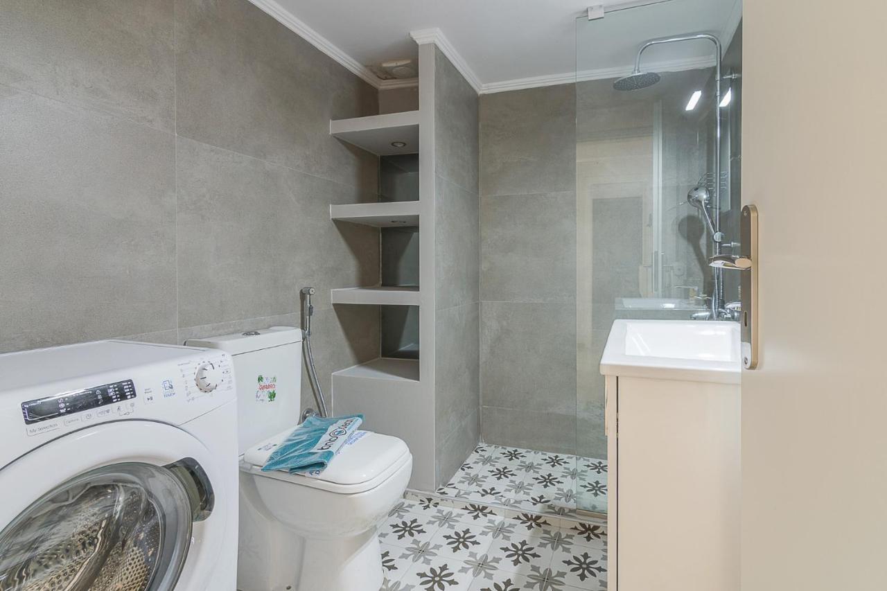 A Modern 2-Bedroom Apartment Near Areios Pagos Athens Luaran gambar