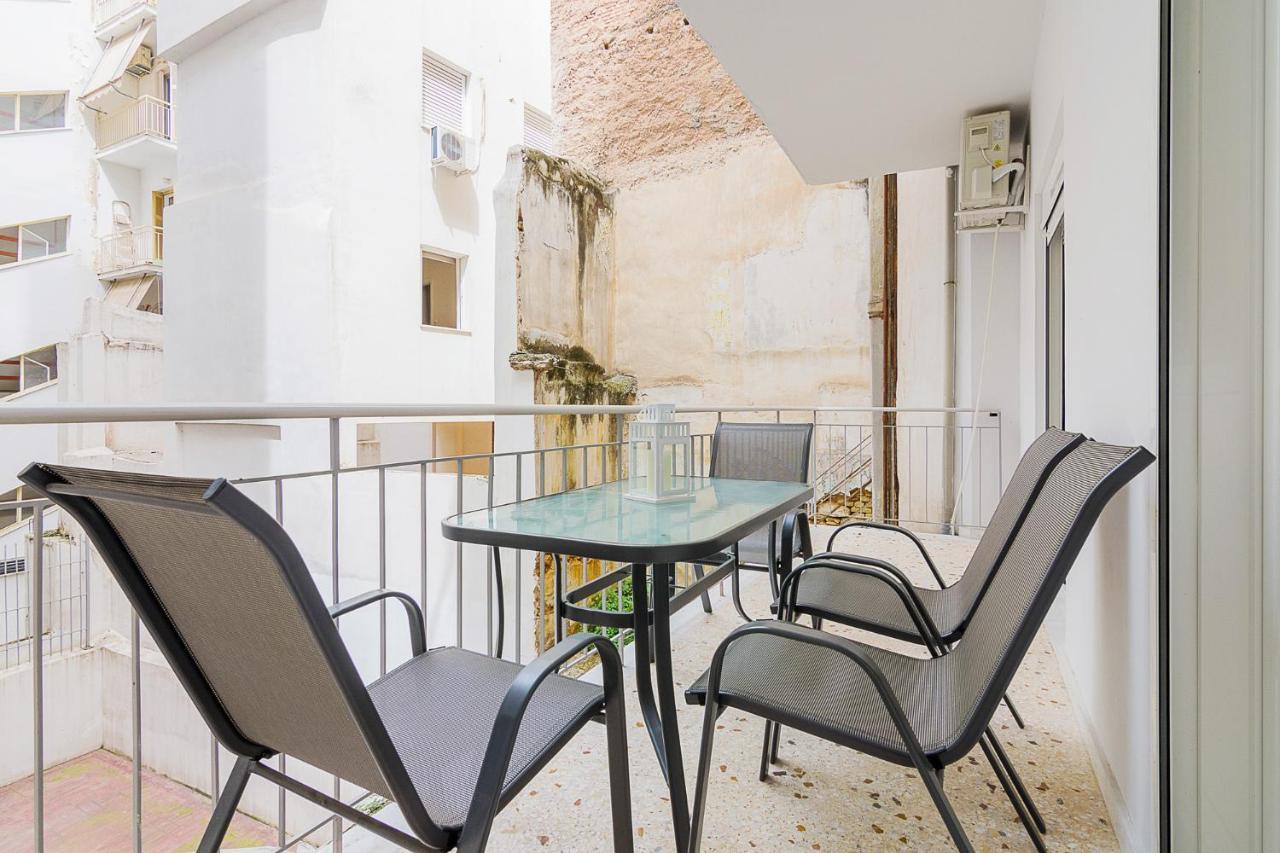 A Modern 2-Bedroom Apartment Near Areios Pagos Athens Luaran gambar