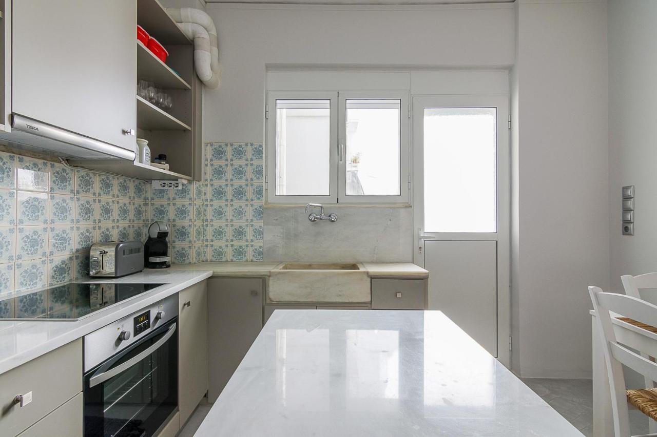 A Modern 2-Bedroom Apartment Near Areios Pagos Athens Luaran gambar